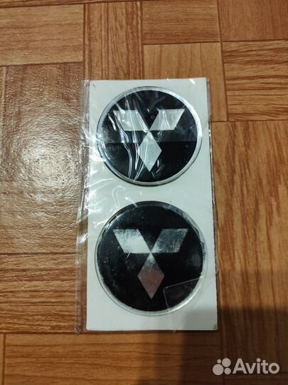 Наклейки на заглушки ступицы Mitsubishi