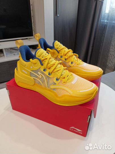 Li-Ning Yushuai 16 V2