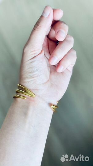 Золотой браслет (бижутерия)