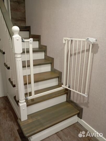 Ворота безопасности на лестницу