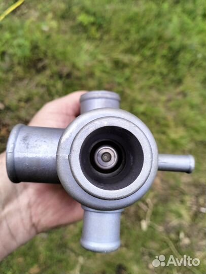 Термостат на Шевроле Нива