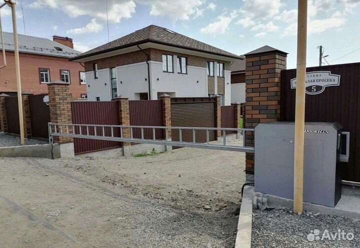 Антивандальный откатной шлагбаум