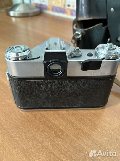 Плёночный фотоаппарат Зенит Е