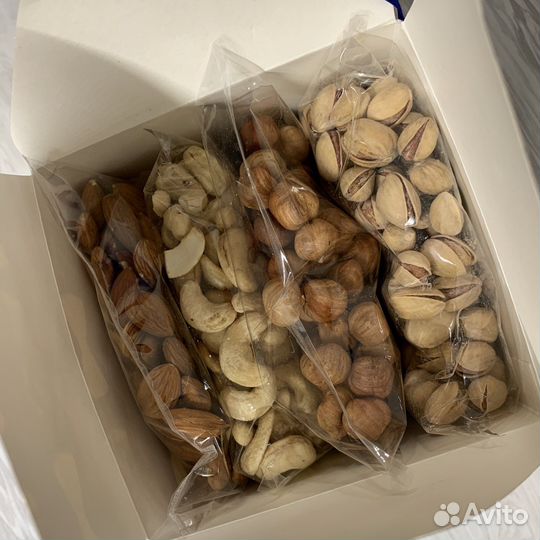 Подарочные наборы орехи и сухофрукты