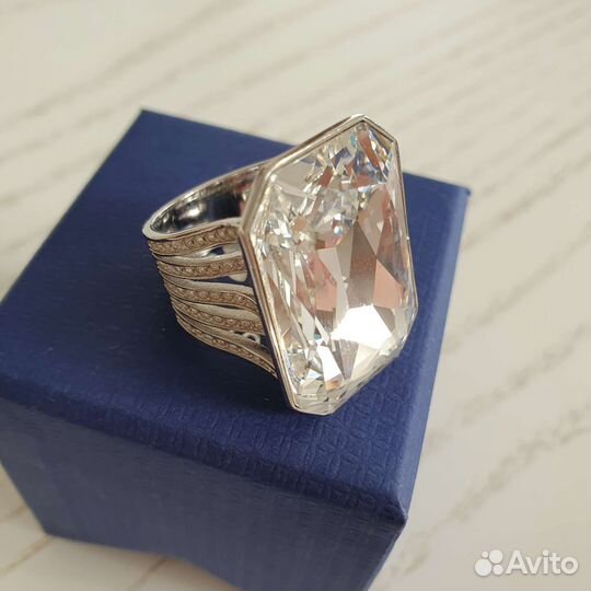 Swarovski кольцо 17