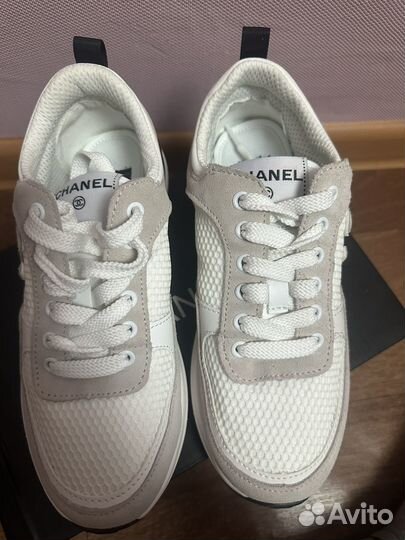 Кроссовки женские новые