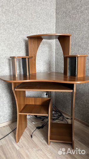 Компьютерный стол