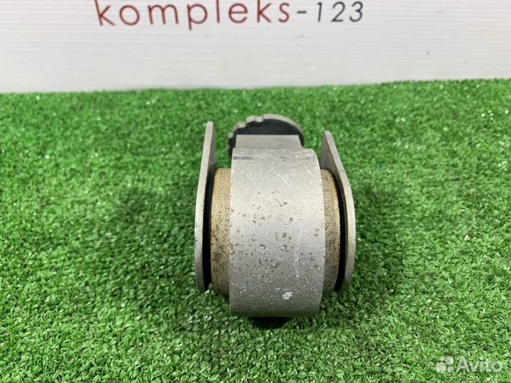 Опора Mercedes-Benz C-180 W204 M271.820 2011