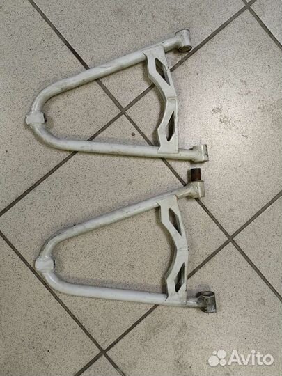 Рычаг верхние правый BRP ski-doo Summit