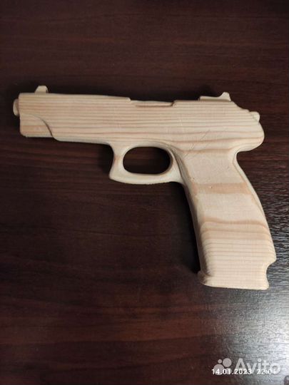 Деревянный пистолет