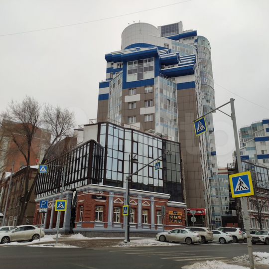 Помещение с летней верандой свободного назначения