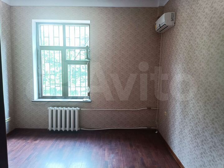 1-к. квартира, 40 м², 1/4 эт.