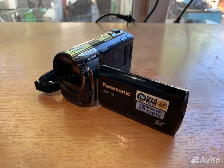 Цифровая видеокамера Panasonic SDR S70