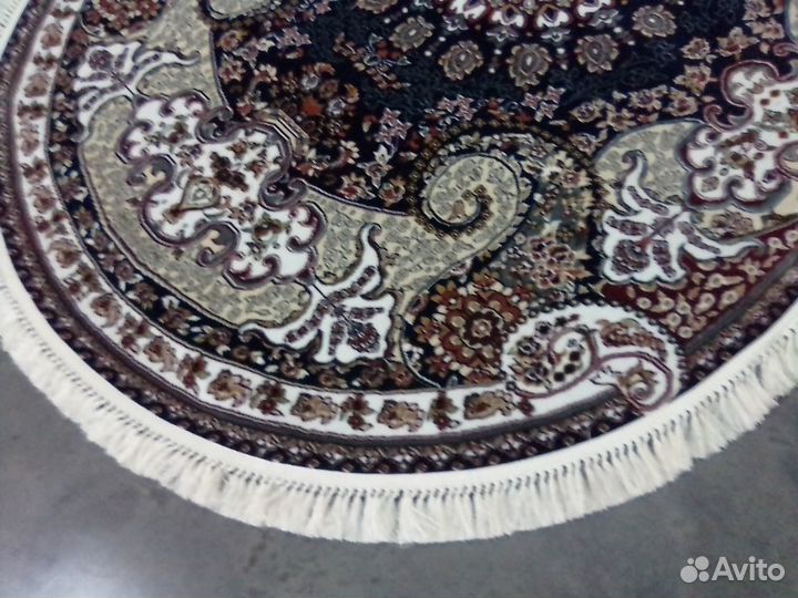 Ковер размером : 1.60х2.30 (№ 25740-33 о) новый