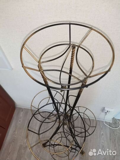 Подставка для цветов напольная металлическая