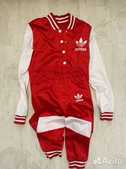 Спортивный костюм adidas