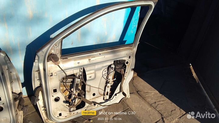 Передняя Дверь рено меган 2