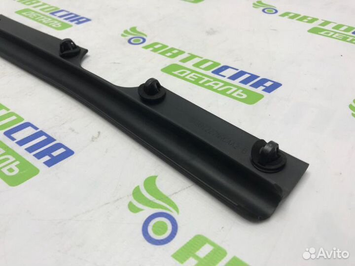 Уплотнитель крышки багажника задний Mazda Cx-30