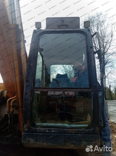 Стекло дверное левое на JCB 3CX / 4CX / 5CX