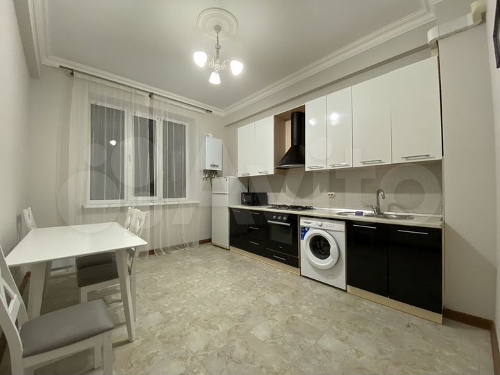 2-к. квартира, 75 м², 1/11 эт.