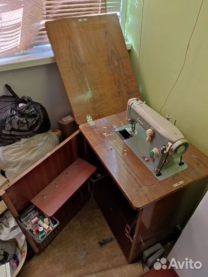 Швейная машина LADA 238