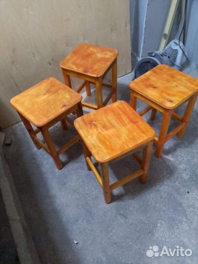Табуреты,стол,стулья