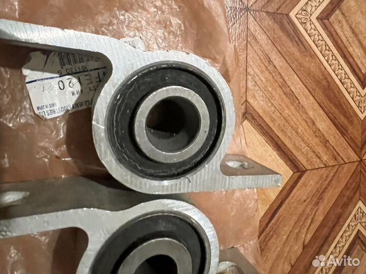 Сайлентблоки пепередних рычагов subaru sti