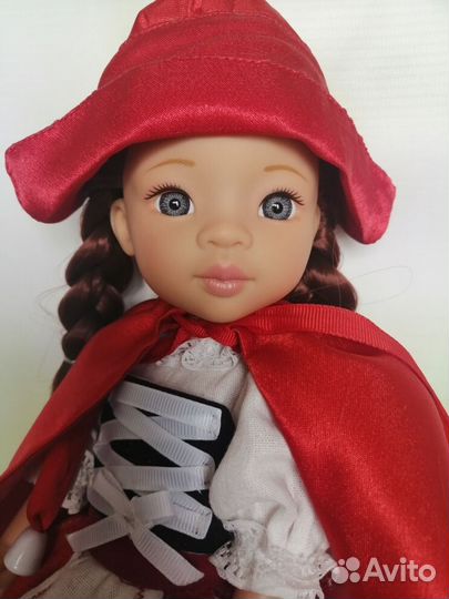 Кукла в наряде Красной шапочки