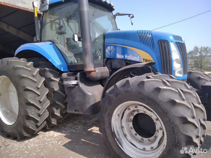Трактор NewHoland T-8050