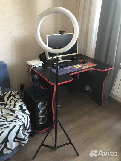 Кольцевая лампа со штативом