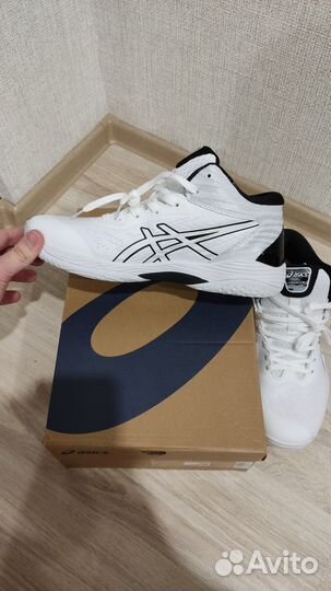 Кроссовки Asics мужские 42