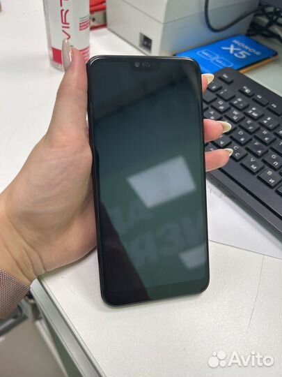 Телефон honor 10