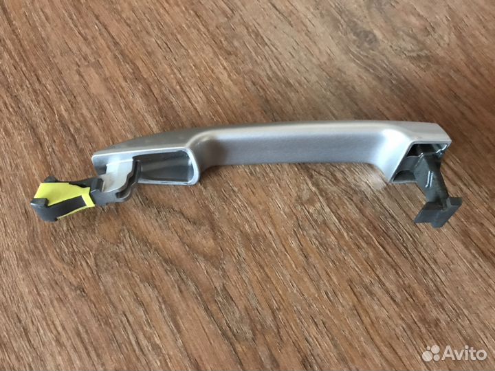 Продам ручку Subaru Forester III