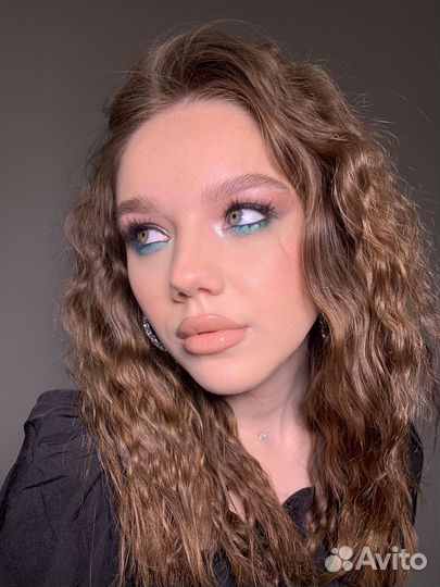 Модель на макияж