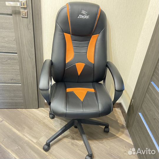 Кресло игровое zombie новое