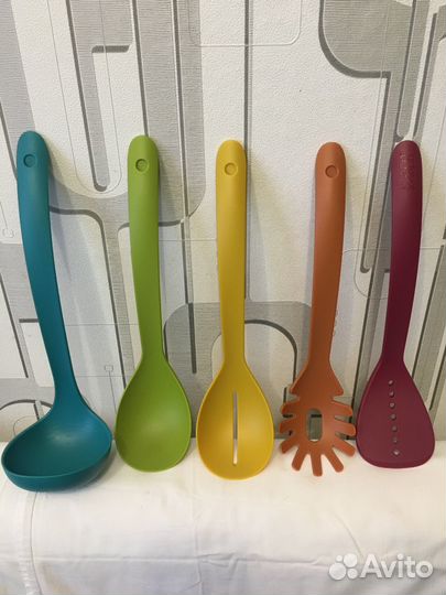 Набор кухонных инструментов цветной