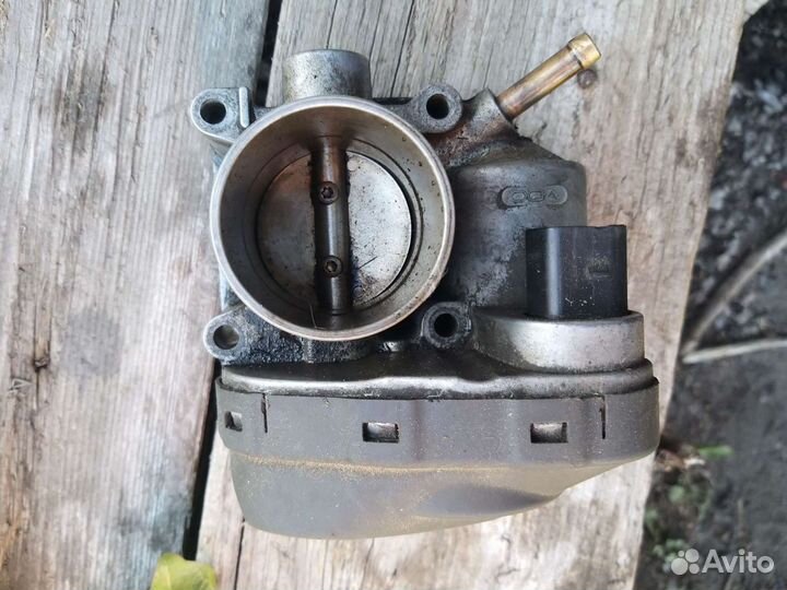 Дроссельная заслонка Фольксваген Гольф 4