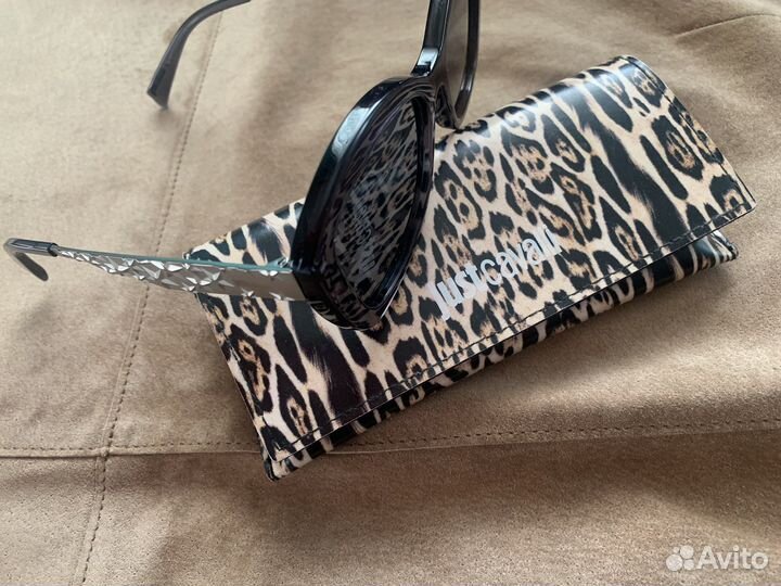 Солнцезащитные очки женские брендовые