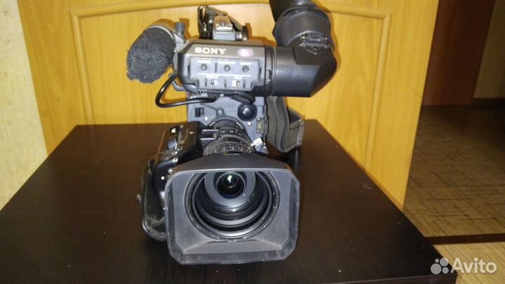 Профессиональная видеокамера sony DSR-390P