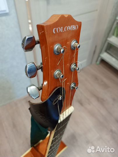 Акустическая гитара