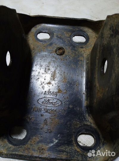 Кронштейн задней балки Форд Эскорд универсал 1