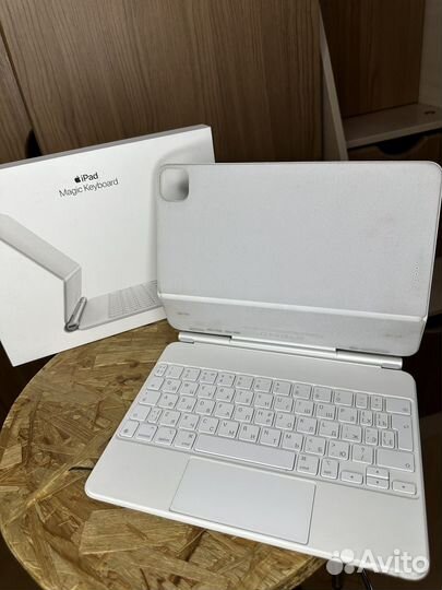 Apple magic keyboard iPad pro 11