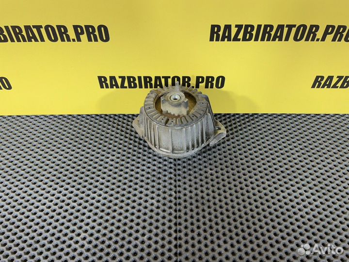 Опора двигателя левая Mercedes-Benz E-class