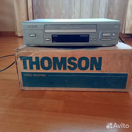 Видеомагнитофон thomson