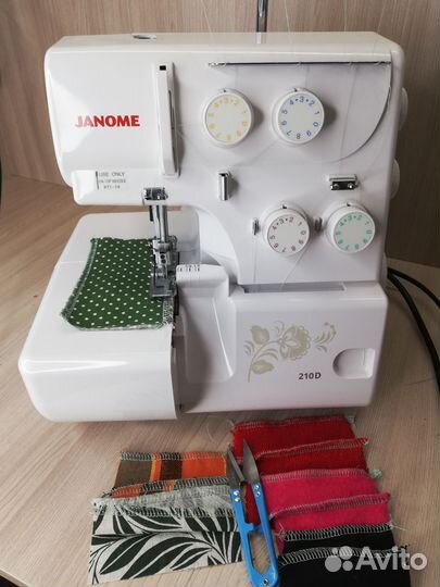 Оверлок Janome 210 d