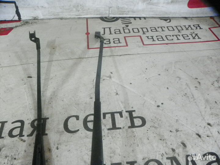 Поводок стеклоочистителя переднего Peugeot 3008