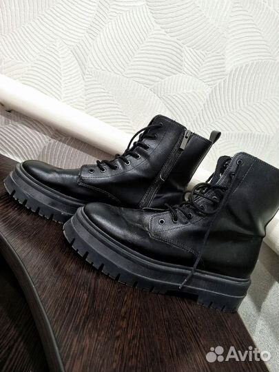 Ботинки женские, зимние 39-40 размера.Почти новые