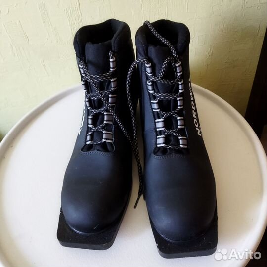 Лыжные ботинки классические