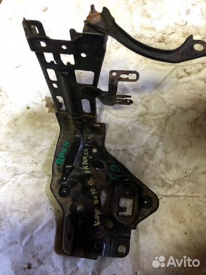 Кронштейн топливного фильтра Toyota RAV4 (XA40) IV