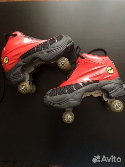 Ботинки на 4-х колесиках. Размер 34